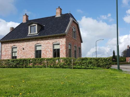  Heritage Holiday Home in Zoutkamp with Garden, Pension in Zoutkamp bei Kloosterburen