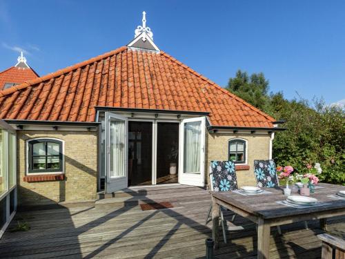  Detached rural house with garden in Pingjum Friesland in Pingjum