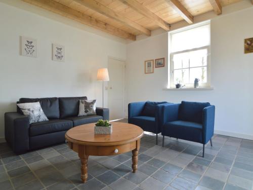 Cozy Holiday Home in Drimmelen with Lake View - image 8