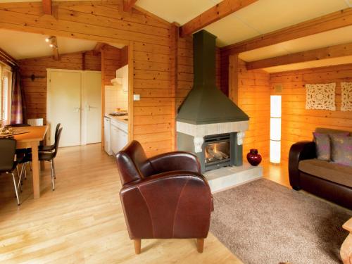 Nice chalet with gas fireplace in the Achterhoek - main image