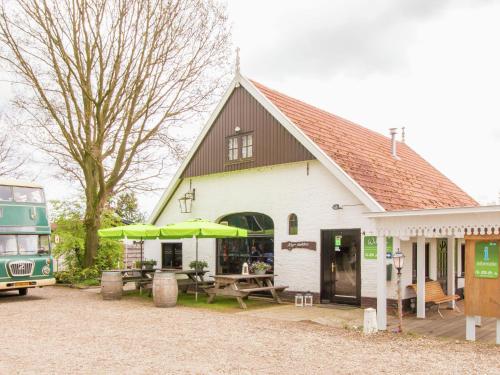 Nice chalet with gas fireplace in the Achterhoek - image 5
