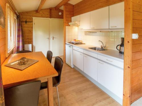 Nice chalet with gas fireplace in the Achterhoek - image 8