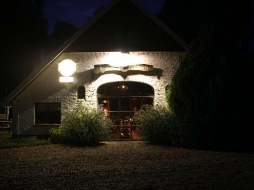 Welcoming chalet with a microwave in the Achterhoek - image 6