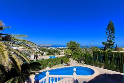 Úszómedence, villa Pinosol con vista al mar in Valle del Sol