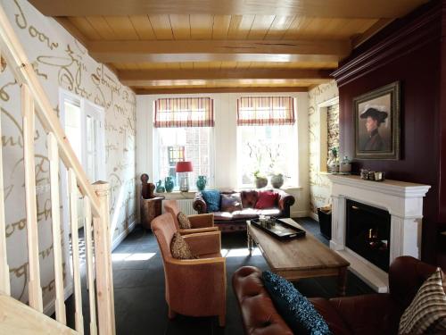 Listed 1777 building with whirlpool in historical Enkhuizen - image 8