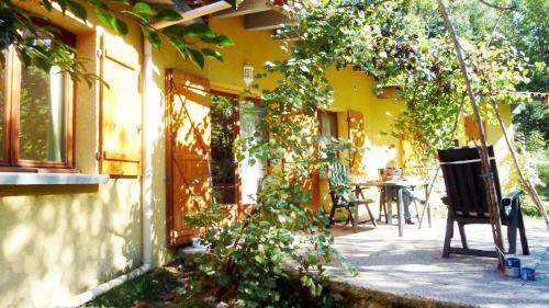Romantic cottage in the Ardeche with free WiFi and TV gîte à louer Mont