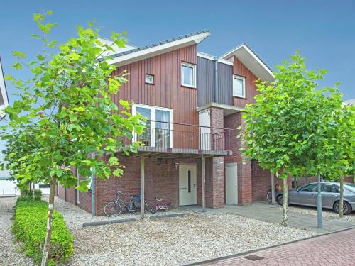 Tidy apartment with dishwasher, close to Amsterdam