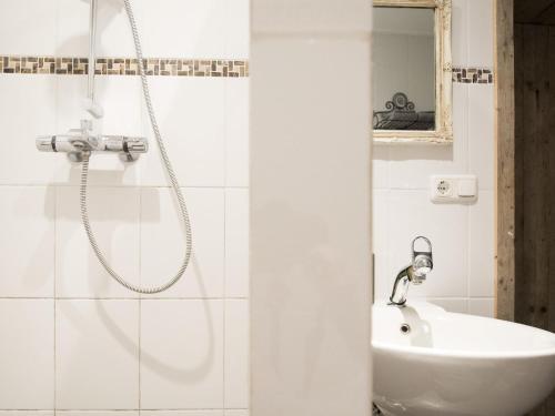 Boutique Holiday Home in Middelburg with Pool - image 3