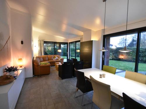 Facilities, Lavish Villa in Kamperland with Garden in Kamperland