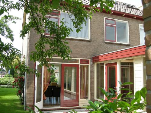  Luxury holiday home for peace seekers centrally located in North Holland, Pension in West-Graftdijk