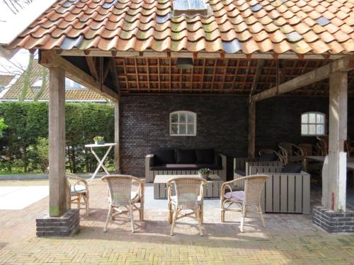 Holiday home Recreatiepark Klaverweide 2 - image 2