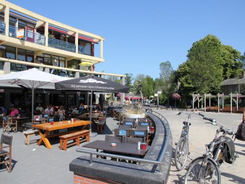 Alrededores, Modern holiday home near Schoorl and beach in Schagen