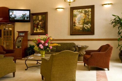 ล็อบบี้, โรงแรมมีโดว์แลนด์ส พลาซ่า (Meadowlands Plaza Hotel) in เซคอคัส (NJ)