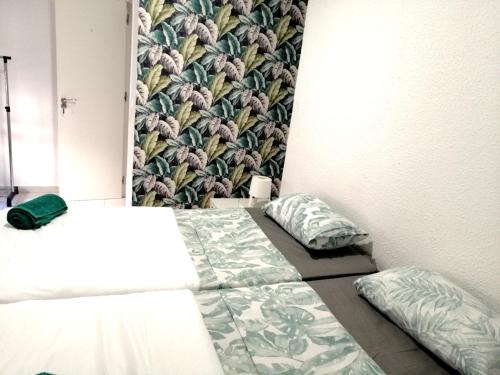  ROOM NEXT TO THE CENTRAL SQUARE in Alicante