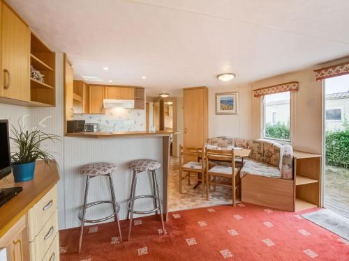 Tasteful Chalet in Renesse near Seabeach