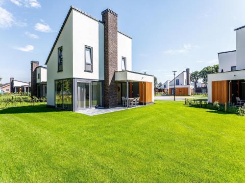  Modern and stylish villa with two bathrooms in Limburg in Roggel