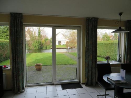 Detached bungalow with dishwasher at the water - image 7