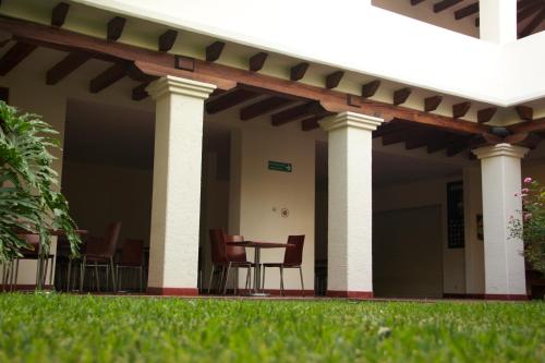 Paulina Youth Hostel - 정원