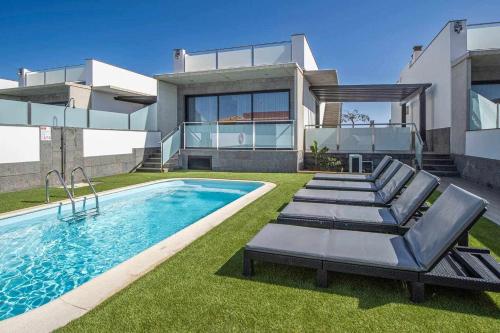 2 bedrooms, 3 beds