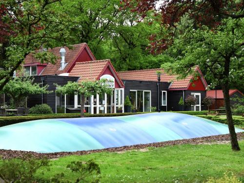 Cozy holiday home with a dishwasher near Zwolle - image 7