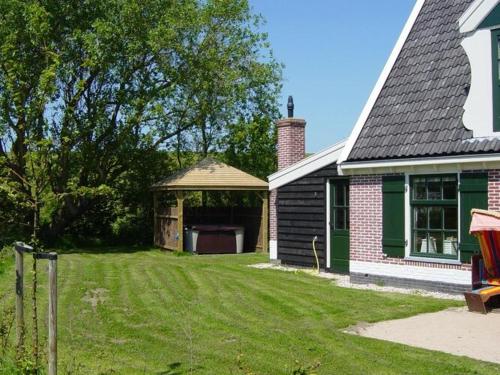 Beautiful villa with garden near the Wadden Sea - image 3