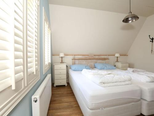 Beautiful villa with garden near the Wadden Sea - image 6