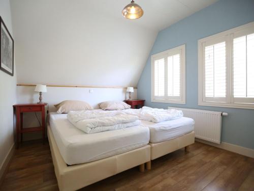 Beautiful villa with garden near the Wadden Sea - image 2