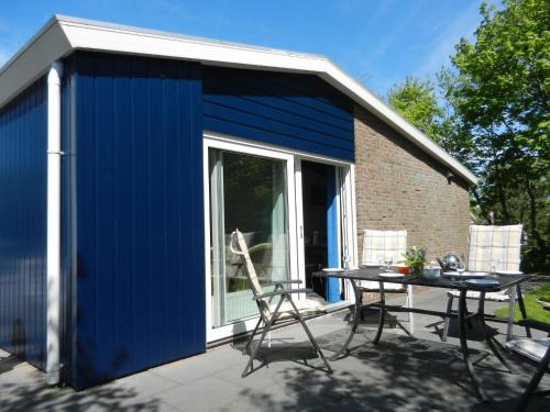  Detached bungalow in Nes on Ameland with spacious terrace, Ferienwohnung in Nes