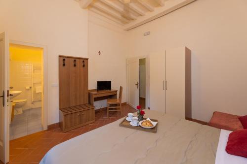 Double or Twin Room with Extra Bed image 6