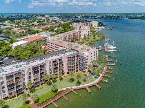 Renovated with Riverfront Views!! Florida