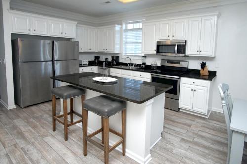 Admirals Quarters A - image 6