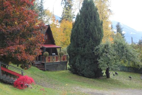 Sunny Bluffs Chalets