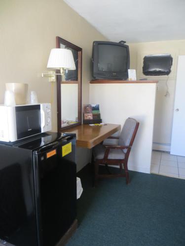 Budget Inn Denison - main image