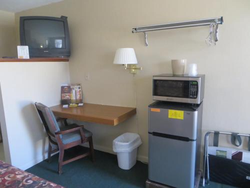 Budget Inn Denison - image 5