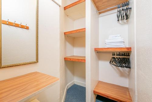 Sandpiper Holiday Apartments - image 5