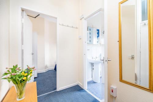 Sandpiper Holiday Apartments - image 9