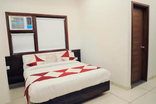 Hotel The Savera Park