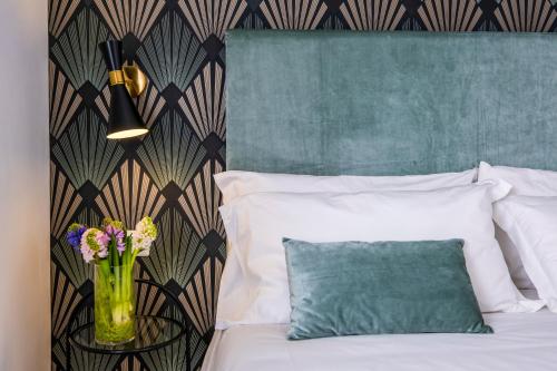 The Vista Rooms & Terrace