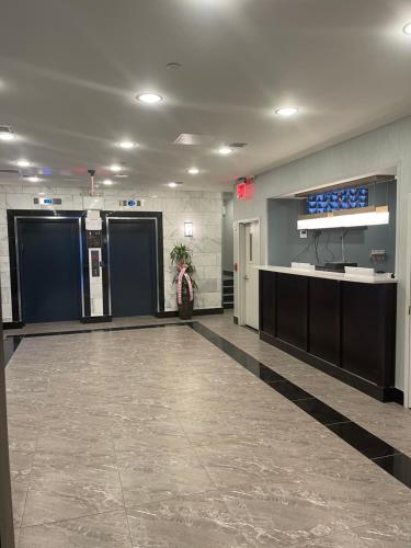 Magna Hotel JFK AirTrain - main image