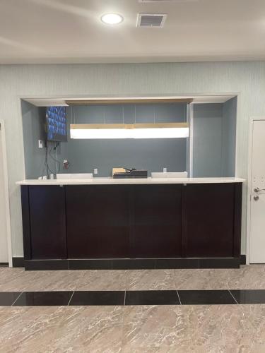 Magna Hotel JFK AirTrain - image 4