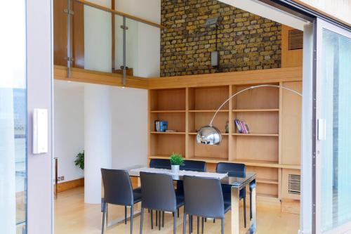 Monument Apartments - main image