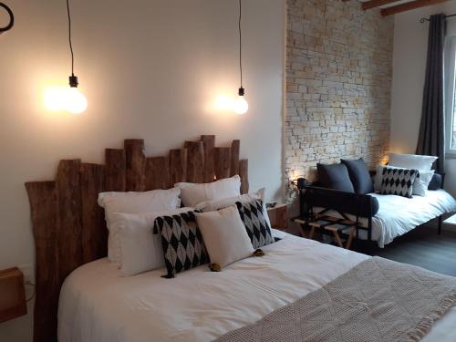CHARMES EN VILLE Le Charme Atypique chambre d'hôte Montluçon