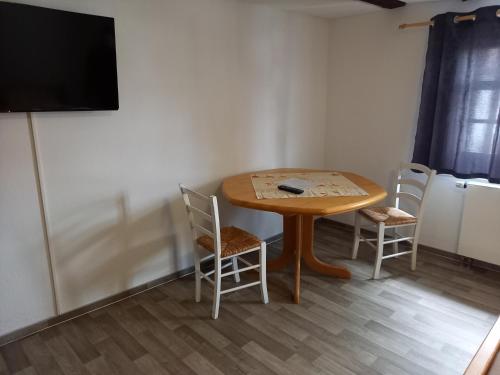 Létesítmények, Wollröder Krug (Wollroder Krug) in Guxhagen