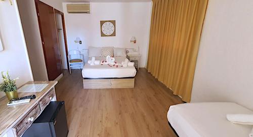 Triple Room with Terrace