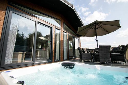 The Crucible lodge with hot tub - Accommodation - York