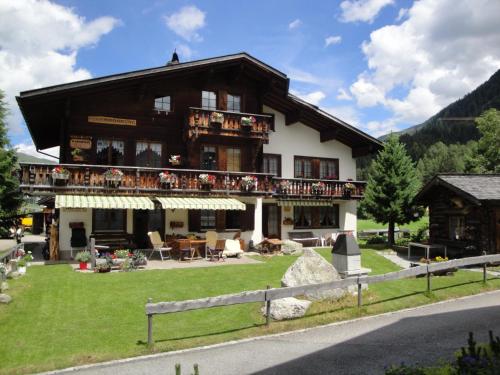 Entrada, B&B Stiffler-Huus in Davos