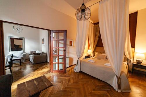 Lounge Apartments