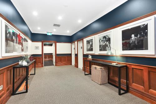 Coogee Bay Hotel - image 2
