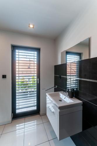 Superior Apartment image 8