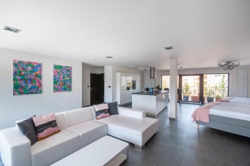 VV hotel & apartments - image 14